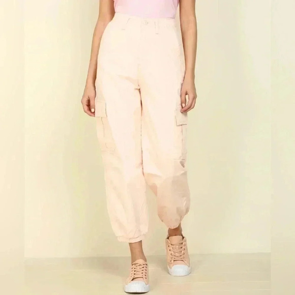 NWT Levi’s High-waisted Cargo Pants in pastel orange | size 31 - Picture 1 of 11
